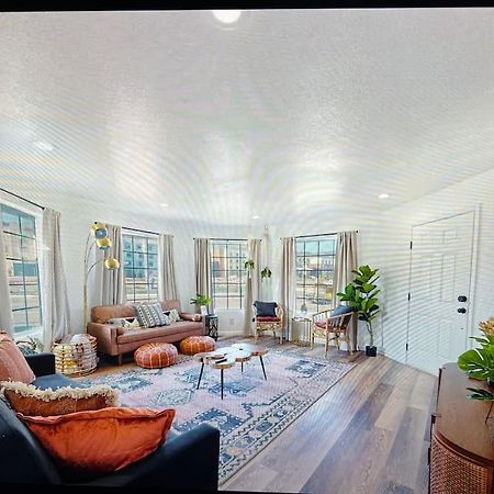 New Modern Boho Apt- Close To Yosemite Оукхърст Екстериор снимка