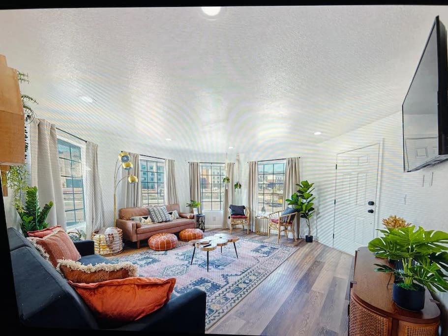New Modern Boho Apt- Close To Yosemite Оукхърст Екстериор снимка